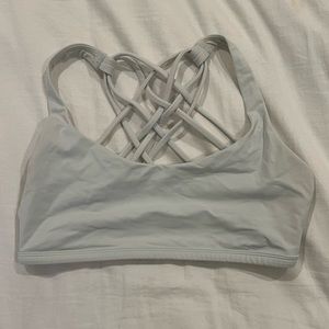 Lululemon Free to be wild bra size 6